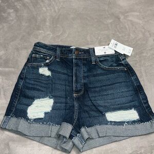 NWT Hollister curvy ultra high rise mom short 3”